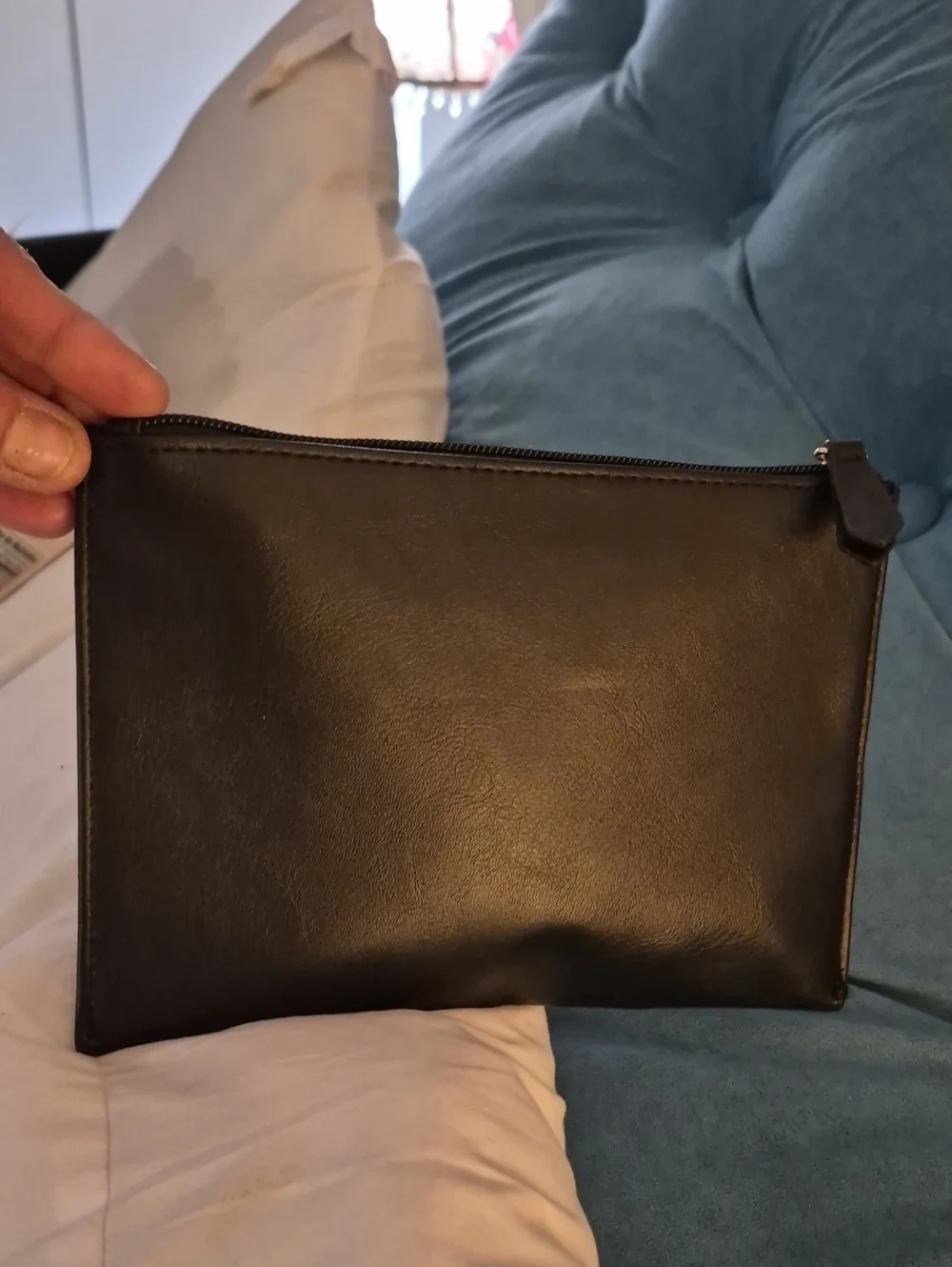 Maison Kitsune JAL Business Class Amenity Black  Accessory makeup Zip Bag